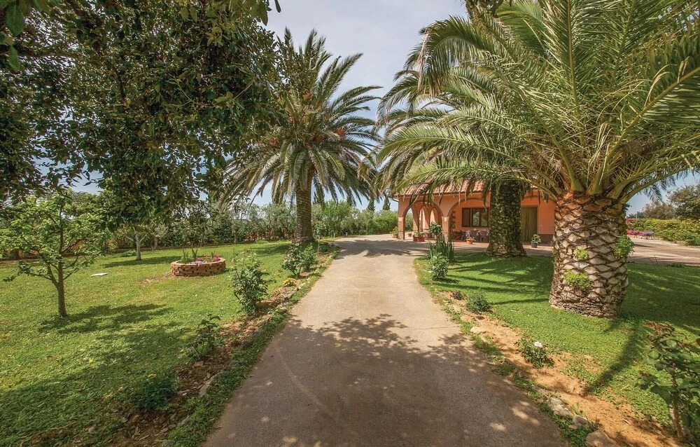 Beautiful Apartment in Cecina LI With 2 Bedrooms