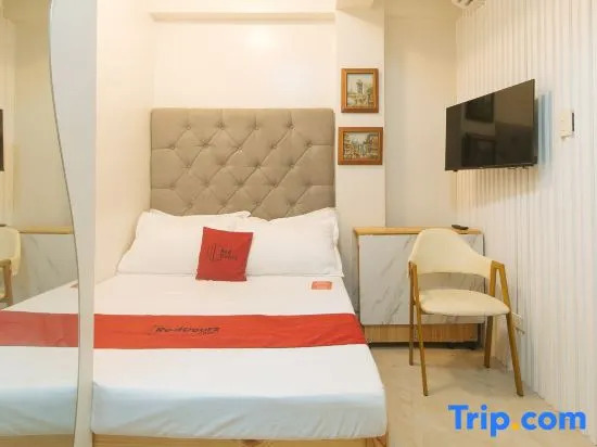 RedDoorz at Delorian Residences