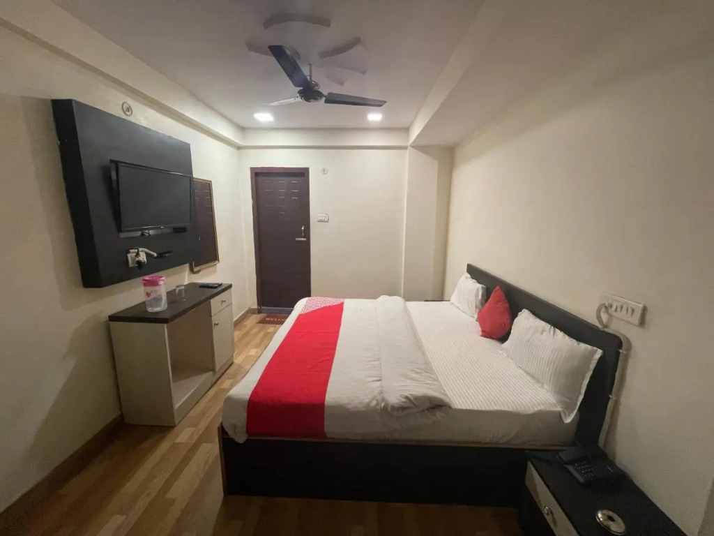 OYO 22662 Hotel Shivam