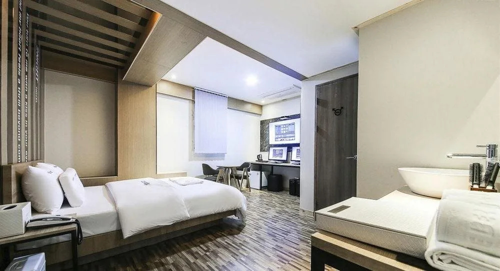 2Night Hotel