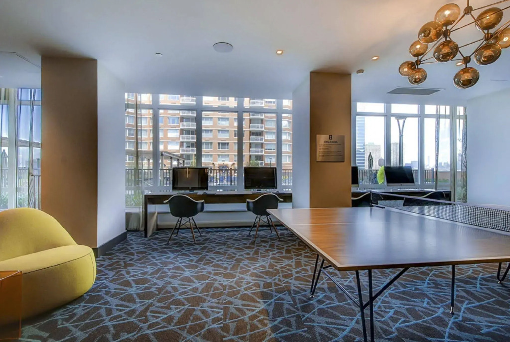 Global Luxury Suites at Newport