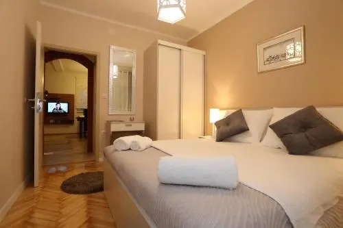 Luxury Maraschino Apartments