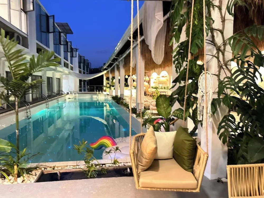Diving Addiction Resort
