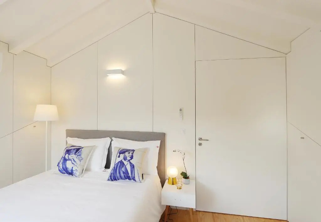 HM - Flores Skylight