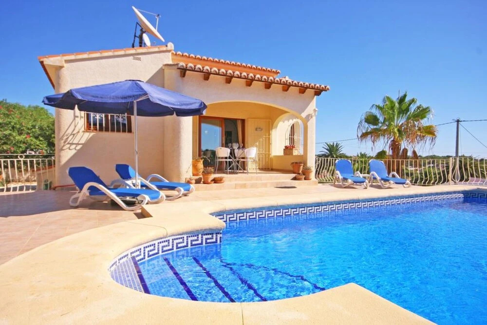Villa - 2 Bedrooms with Pool and WiFi - 106433