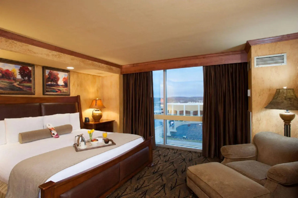 Crowne Plaza Tulsa Hotel Southern Hills