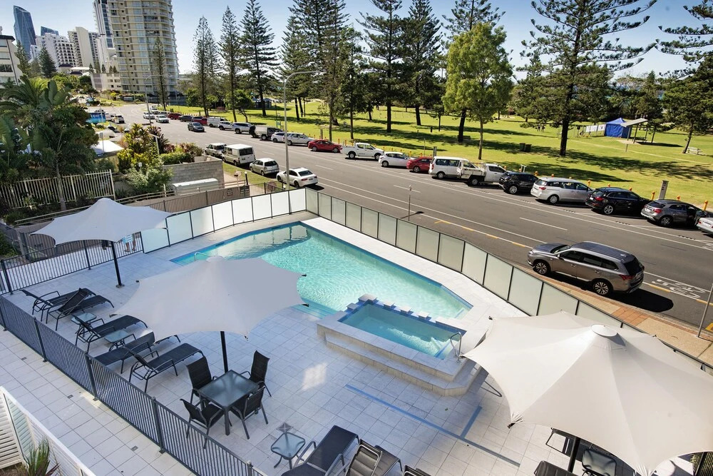 2 Bedroom Apartment located in central Broadbeach