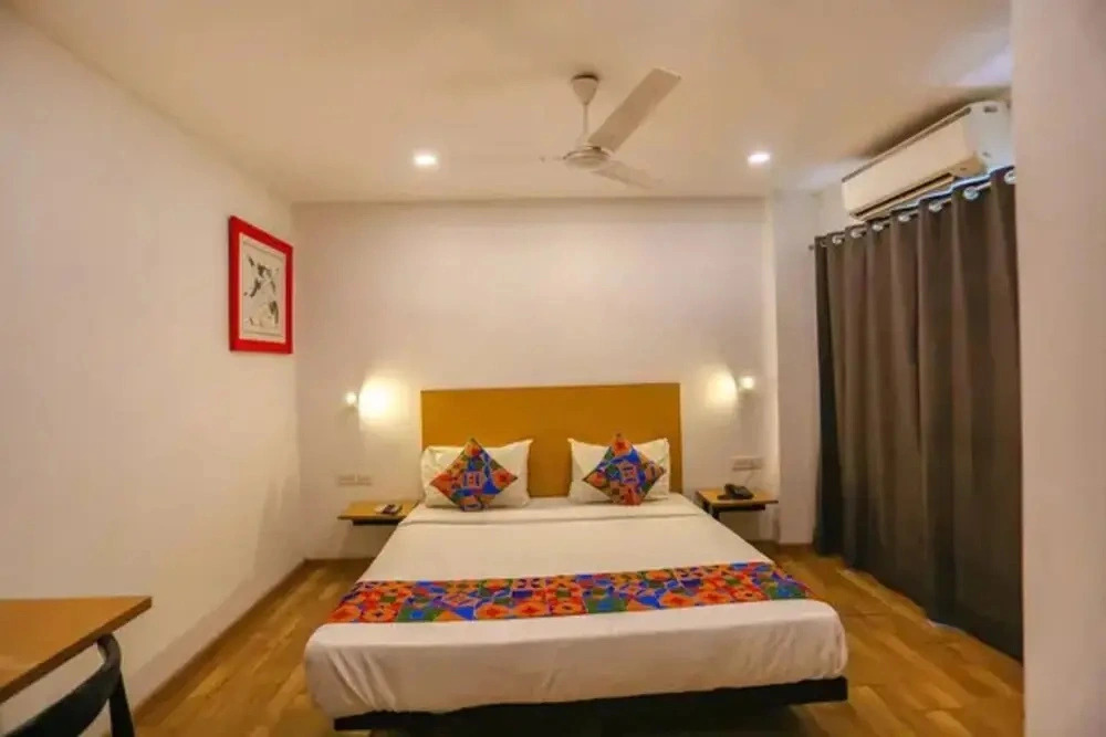 Fabhotel Zenora