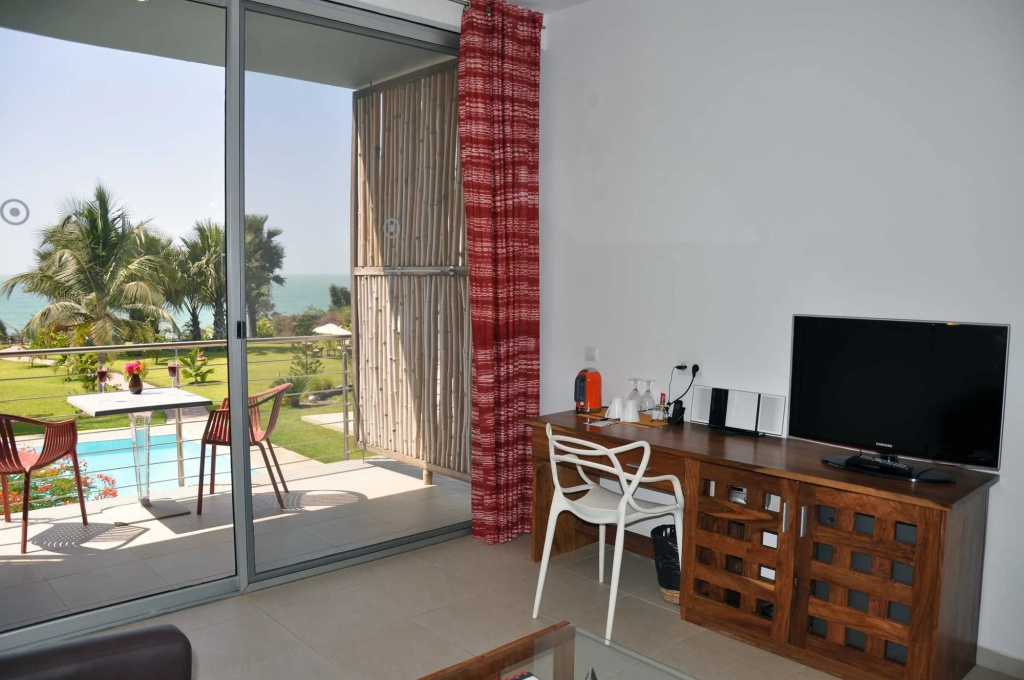 Leos Beach Hotel