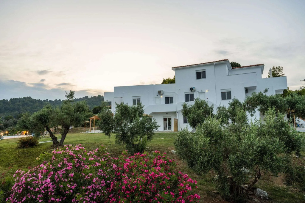 Cape Blue Suites