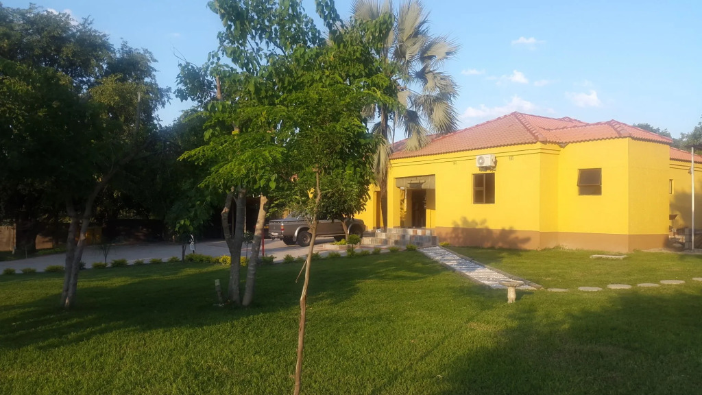 Maun Executive Inn