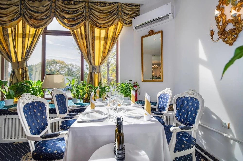 Hotel Cetate