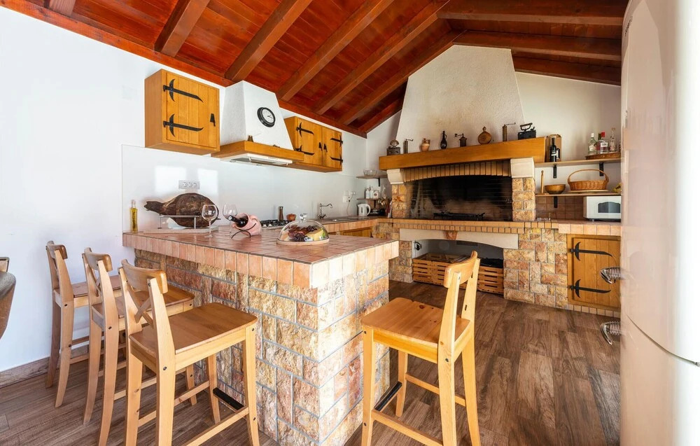 Amazing Home in Mlini-brasina With 4 Bedrooms, Wifi and Outdoor Swimming Pool
