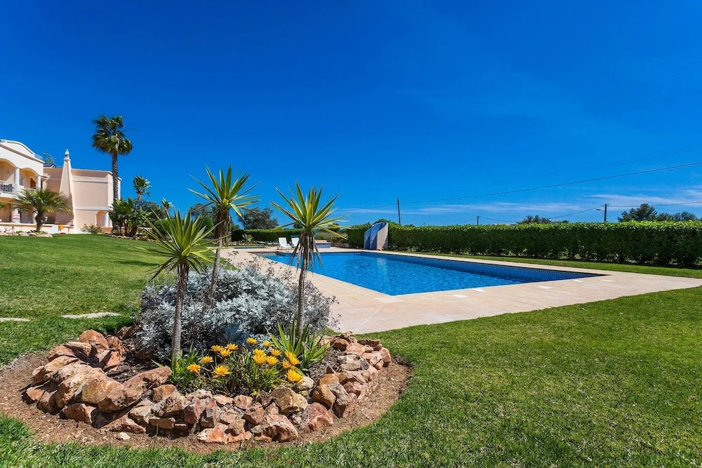 10 Marinha Two Bed Apt At Award Wining Beach