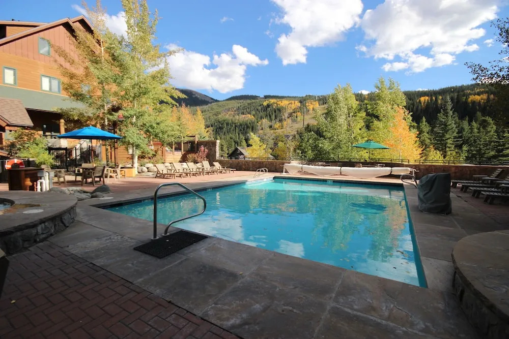 Arapahoe Lodge by Summit County Mountain Retreats