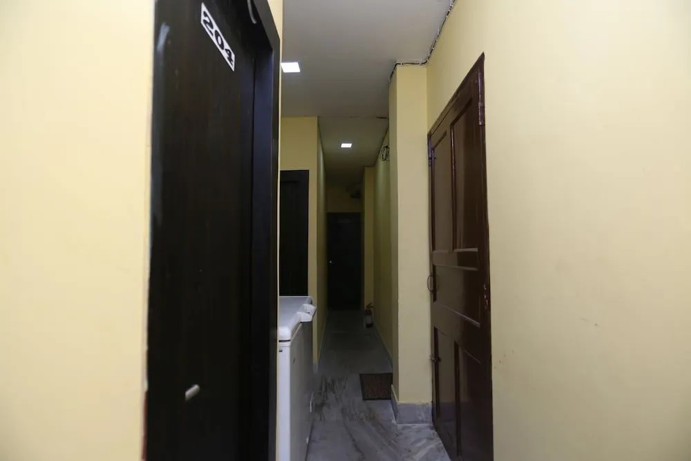 OYO 28291 Akash Ganga Stay