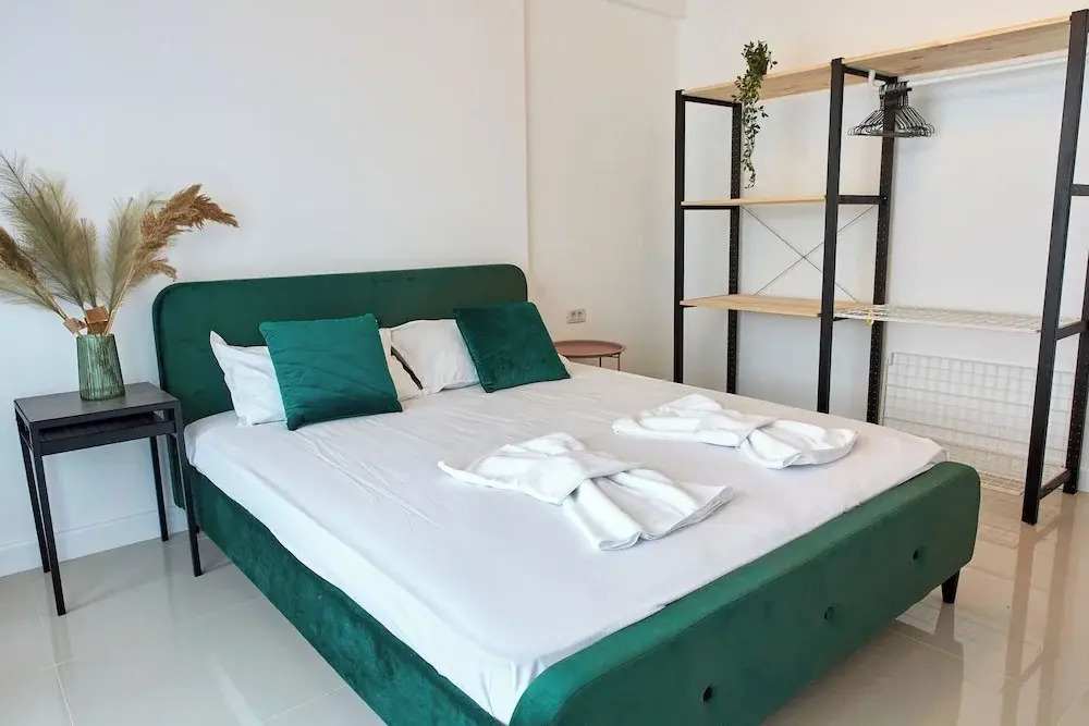 Cnc Zev Apartment