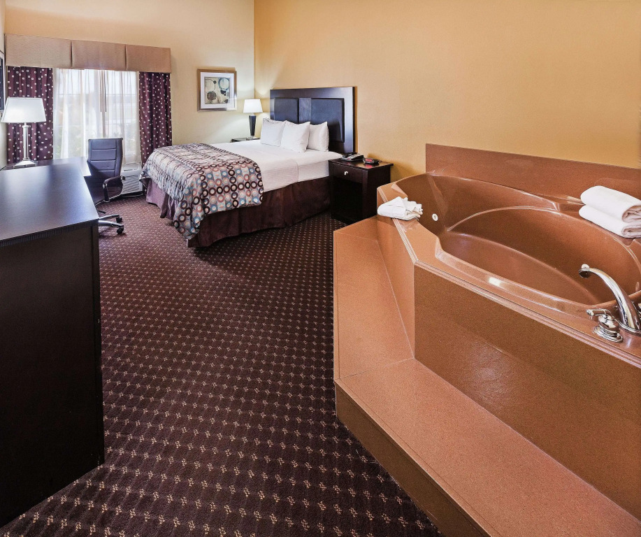 La Quinta Inn & Suites by Wyndham Alvin