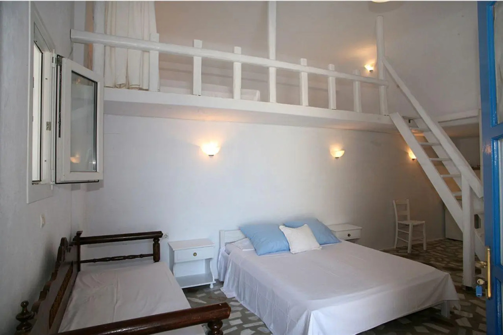 Voula'S Economy Studios