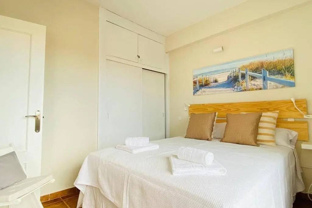 Soleado apartamento reformado 2 hab. en Playamar