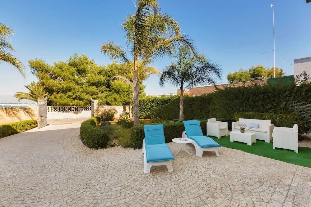 Villa La Strea by BarbarHouse