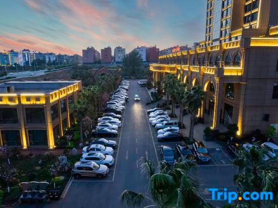 Taifeng Hotel (Qujing Wanda Bund)