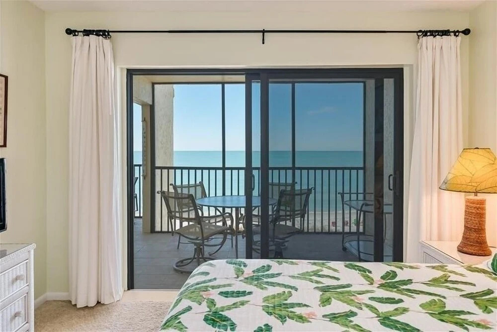 Sea Oats 215 2 Bedroom Home by RedAwning