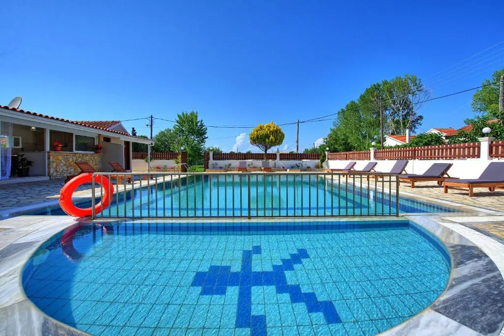 Sidari Beach Villa with private pool by DadoVillas