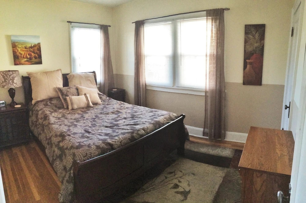 Downtown 5-Bedroom Home with a Hot Tub