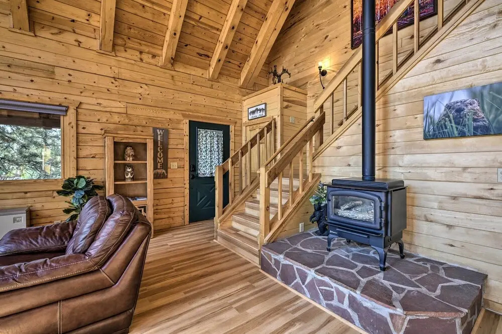Lazy Beaver Lodge Pagosa Cabin w/ Deck, Fire Pit