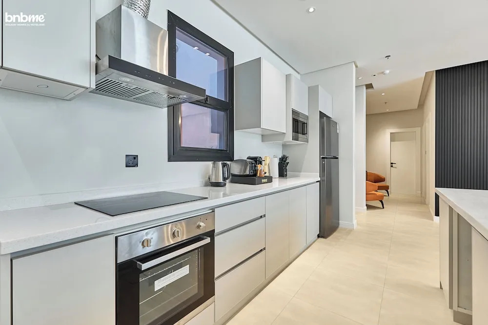 bnbmehomes -2BR with Cinema Room- R42B4