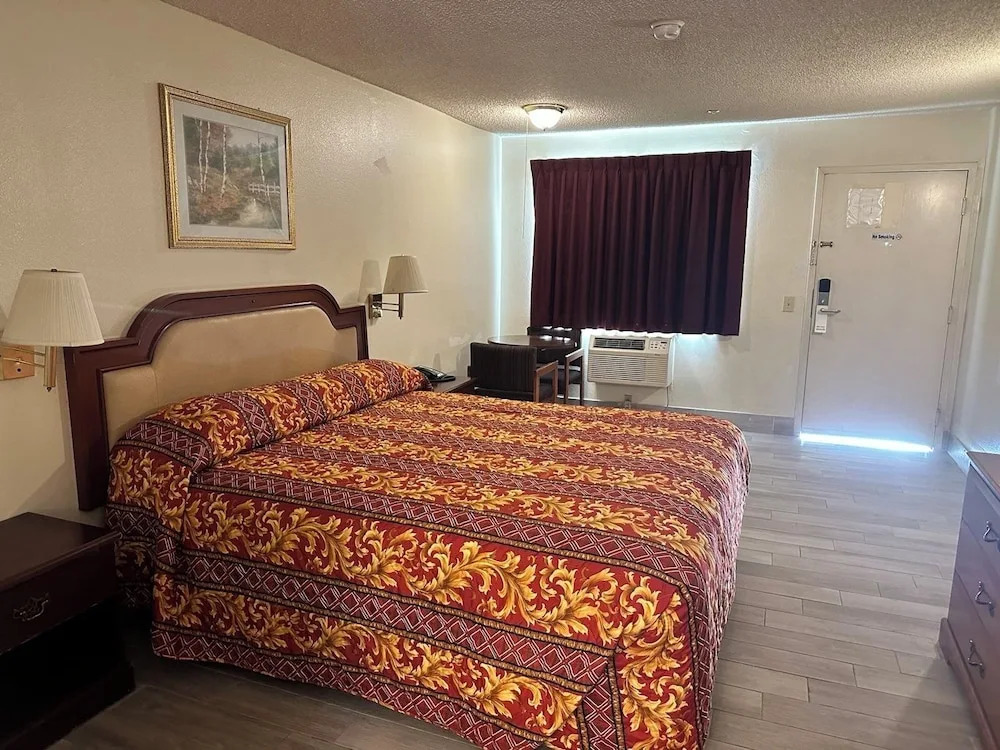 Highland Inn - San Bernardino
