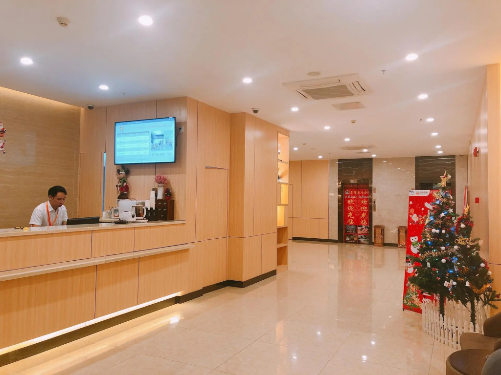 7 Days Premium·Guangzhou Dongxiaonan Subway Station