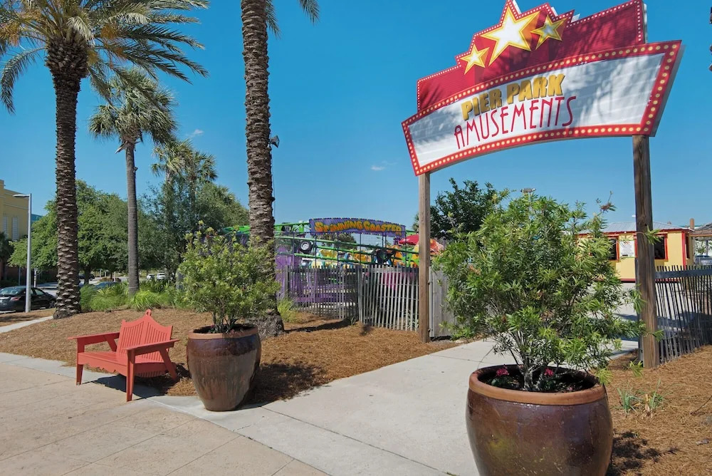 Luxury Beachfront Condo w/ 2 Balconies! Sleeps 8! Walk to Pier Park!