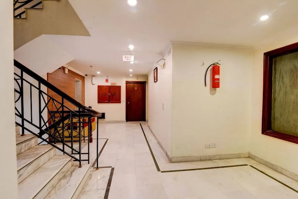 OYO 39725 Hotel Regent Continental