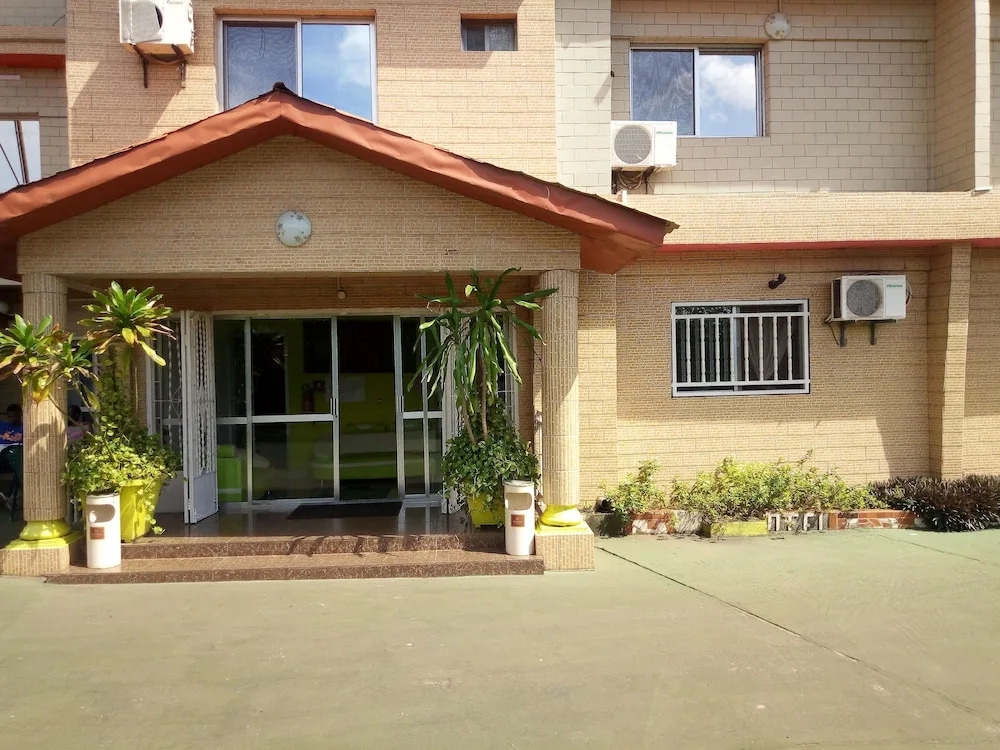 Zambezi Inn Airport Hotel