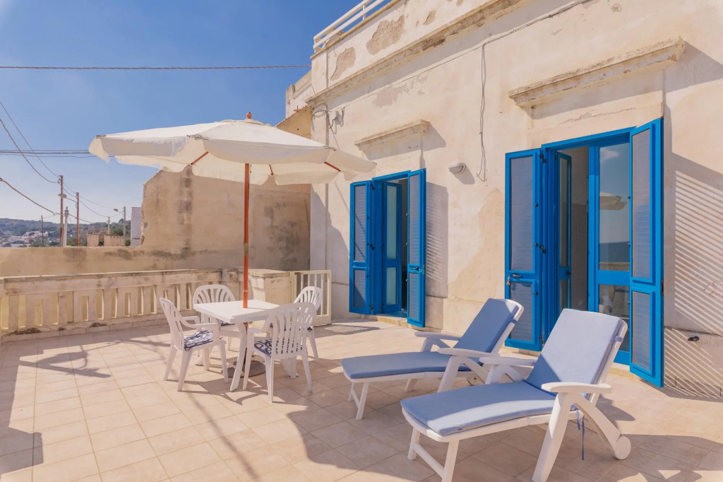 Holiday home with sea view in Castro, on the Adria-Marinè