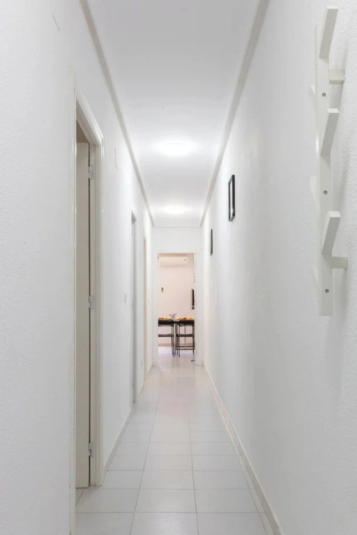 2-bedroom Apartment-close to Beaches and Center