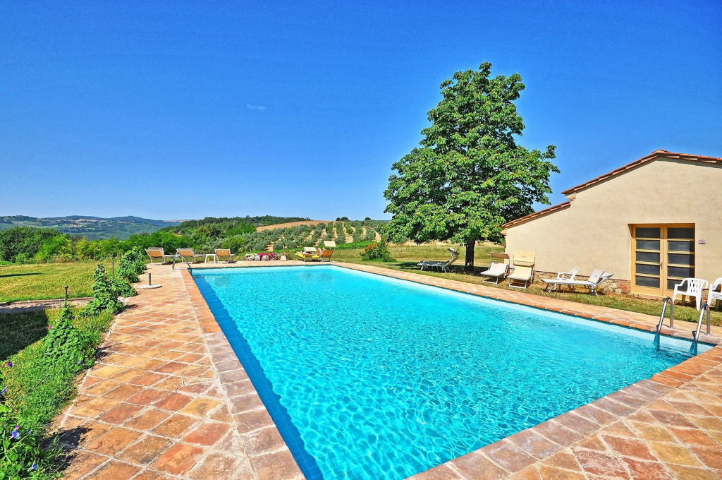 Vittoriana near San Gimignano by PosarelliVillas