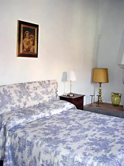 Lambertesca Halldis Apartments