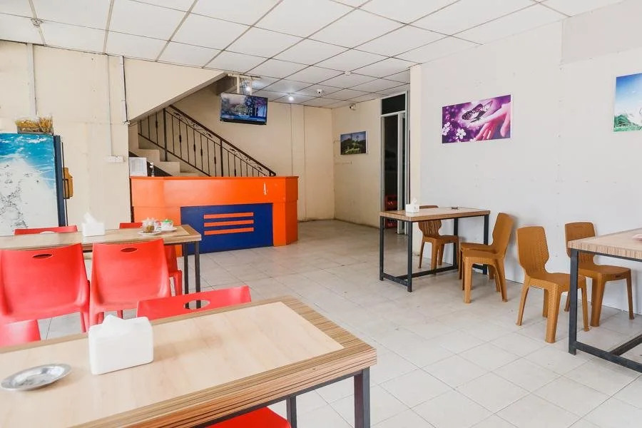 RedDoorz Plus near Gold Coast Ferry Terminal Batam