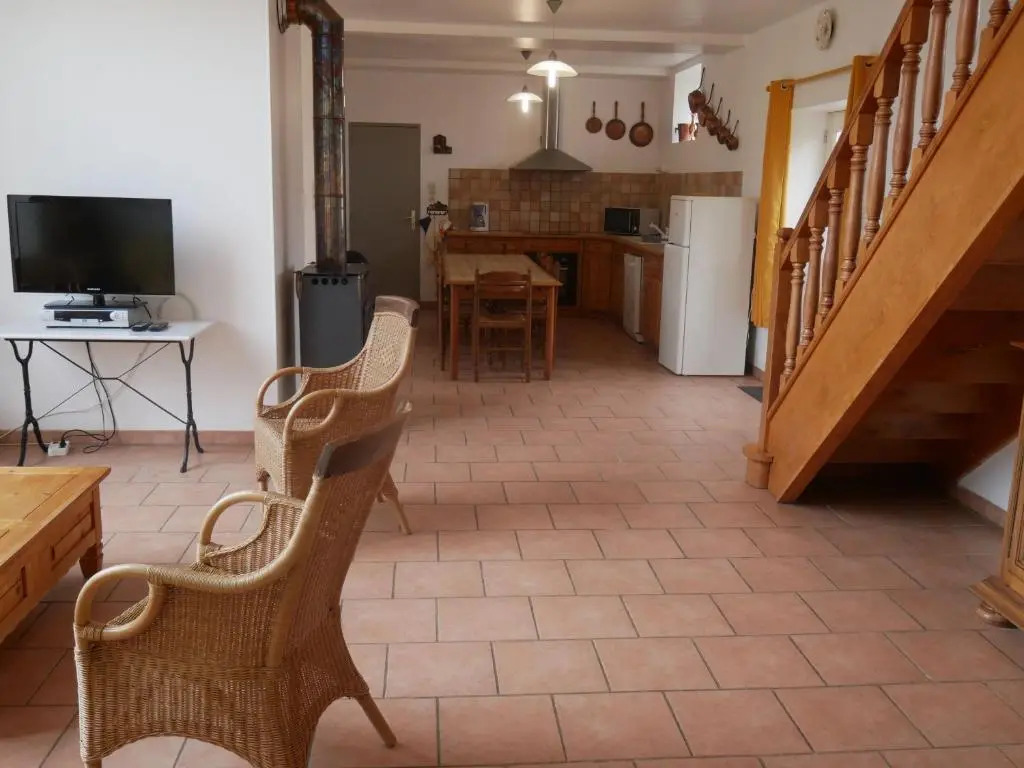 Gîte Ouzouer-sur-Trézée, 4 pièces, 8 personnes - FR-1-590-144