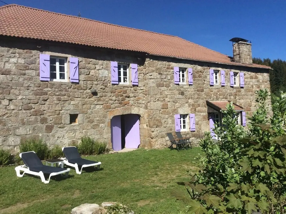Charming Farmhouse in Cros-de-georand With Swimming Pool