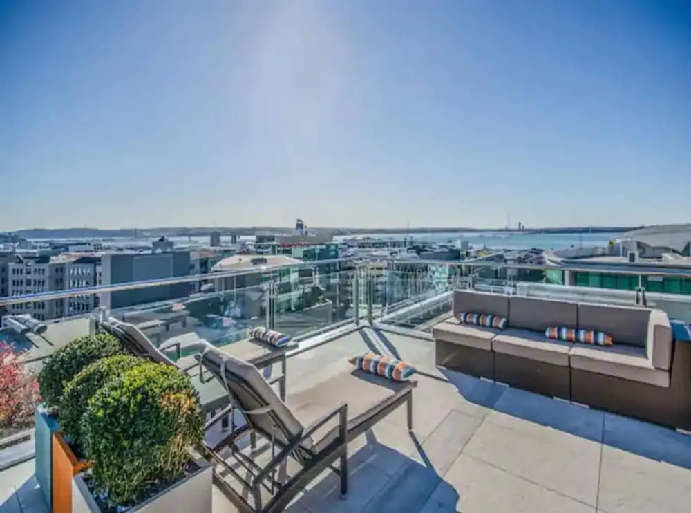 Spacious 1BR Apt Parking+Gym+Pool Zodiak Stays