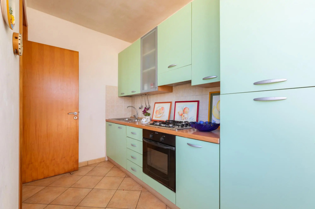 Comfortable house with large terrace for outdoor dining in San Foca just 100 meters from the sea-Casadoni