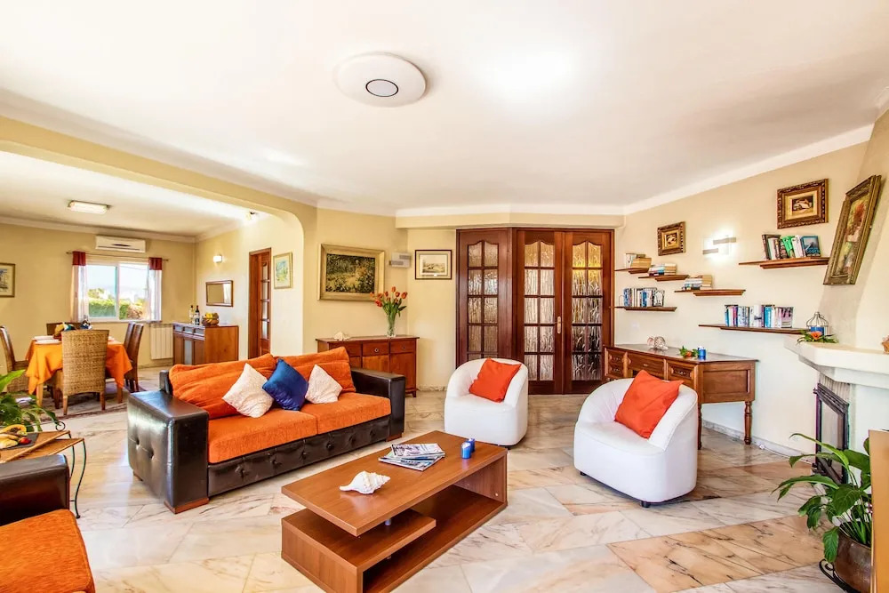 Villa Dominica - com BBQ e piscina aquecível em Carvoeiro