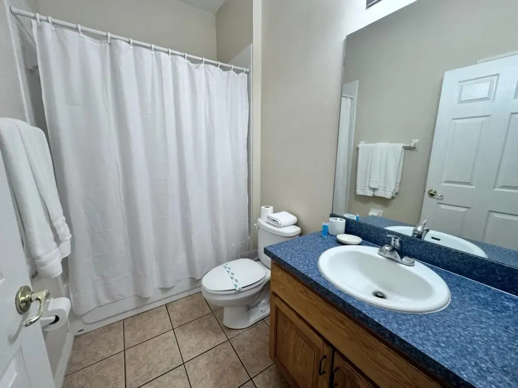 5 BR/3.5B Lake View, Pool, close to Disney : CL45, Kissimmee, US