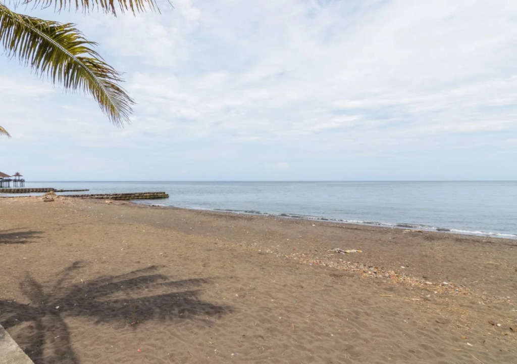 Grand Singaraja Beach Hotel