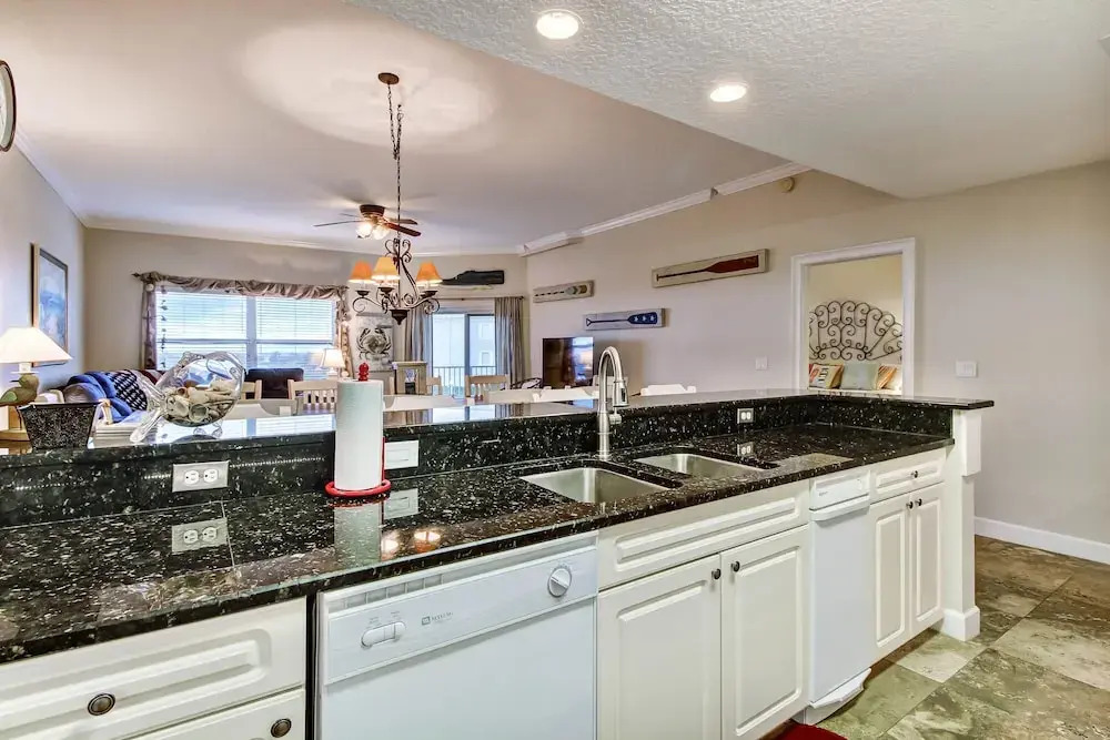 Ocean Park Condo Next to Fort Clinch State Park by RedAwning