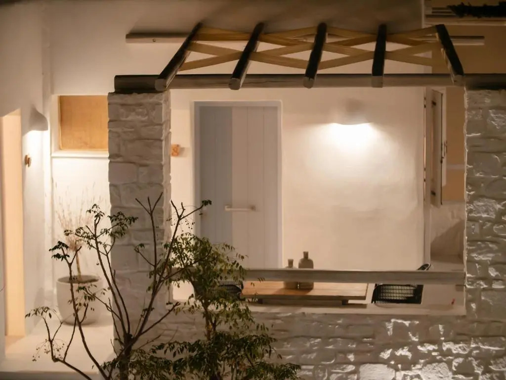 8 Keys Residence